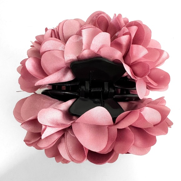 Big Boho Flower Hair Clip in Pink - Picture 4 of 7